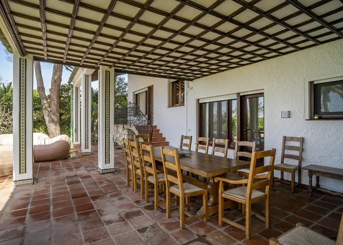 Beachfront Andalusian بيت للعطل *