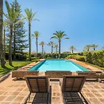 Beachfront Andalusian 度假居 马尔韦利亚